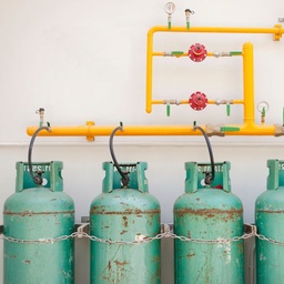 [KAS0018] ガソリンスタンド  4x4